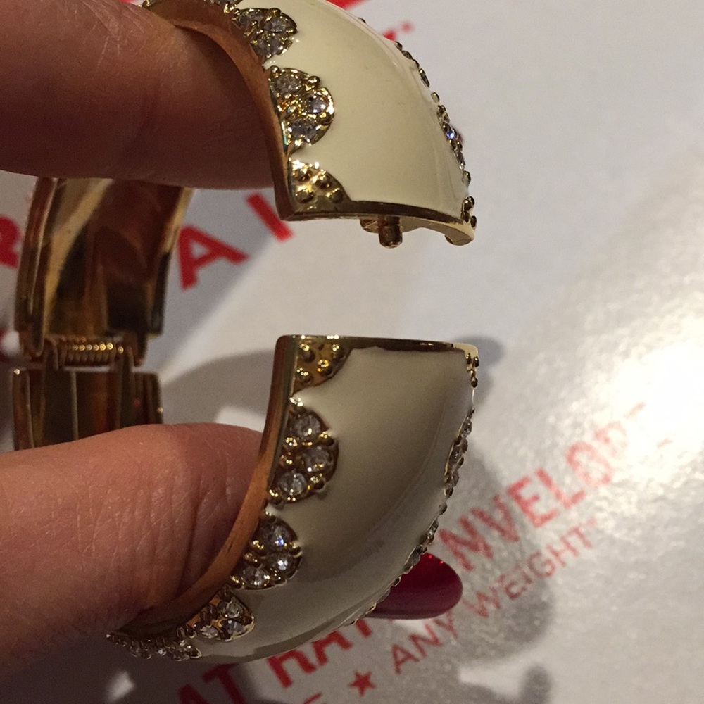 Exquisite Statement Bangle Gold/Cream/Clearcrystal - image 6